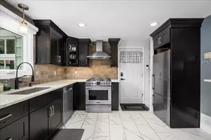 89 Weymouth St, Springfield, MA 01108 - Photo 4