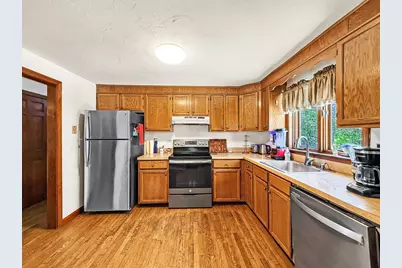 6 Philip St, Hudson, MA 01749 - Photo 4
