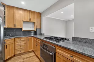 26 Breakwater Dr, Chelsea, MA 02150 - Photo 4