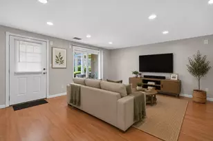 26 Breakwater Dr, Chelsea, MA 02150 - Photo 12