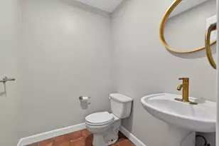 26 Breakwater Dr, Chelsea, MA 02150 - Photo 6
