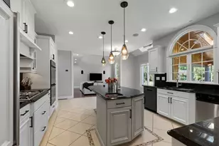 21 Coach Rd, North Attleboro, MA 02760 - Photo 4