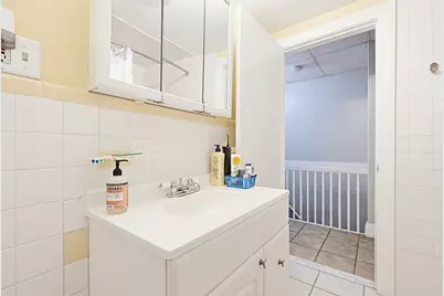 17 Golden #3, Medford, MA 02155 - Photo 16
