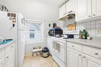 17 Golden #3, Medford, MA 02155 - Photo 8