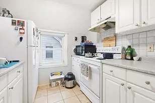 17 Golden, Medford, MA 02155 - Photo 8