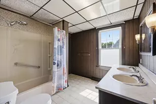 585 Armory St, Springfield, MA 01104 - Photo 26