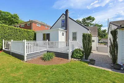 8 Woodbury Ave, Saugus, MA 01906 - Photo 34