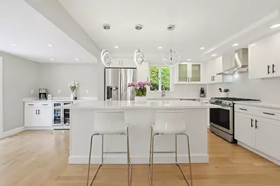 8 Woodbury Ave, Saugus, MA 01906 - Photo 4
