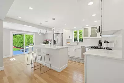 8 Woodbury Ave, Saugus, MA 01906 - Photo 6
