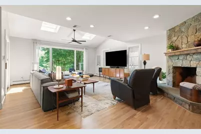 9 Bragg Rd, Foxboro, MA 02035 - Photo 6