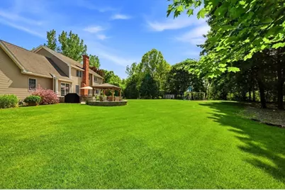27 Steepleview Dr, Hampden, MA 01036 - Photo 8