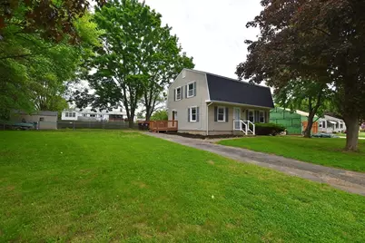 22 Hunting Ln, Agawam, MA 01001 - Photo 4