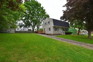 22 Hunting Ln, Agawam, MA 01001 - Photo 4