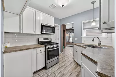 43 Agnes St, Springfield, MA 01118 - Photo 6
