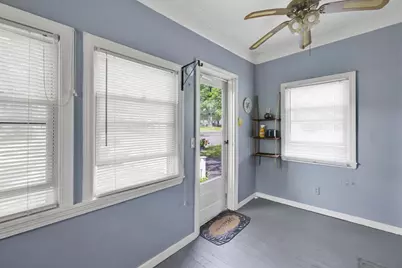 43 Agnes St, Springfield, MA 01118 - Photo 16