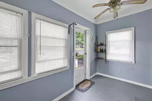 43 Agnes St, Springfield, MA 01118 - Photo 16