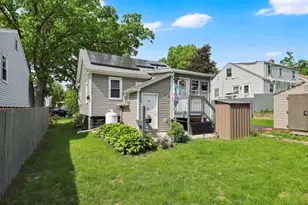 43 Agnes St, Springfield, MA 01118 - Photo 32