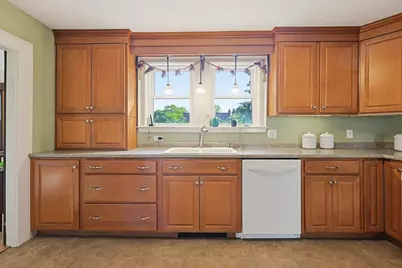 111 Gay St, Norwood, MA 02062 - Photo 8