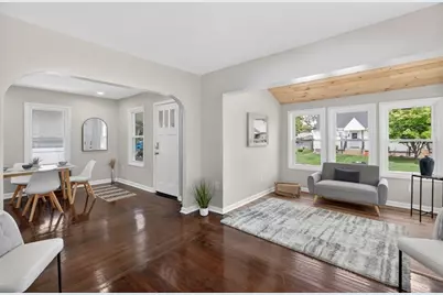 79 Kaveney St, Chicopee, MA 01020 - Photo 8