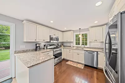 101 Barnfield Dr, Plymouth, MA 02360 - Photo 4
