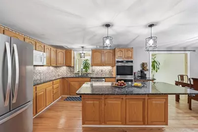 7 Hartwell Rd, Oxford, MA 01537 - Photo 4