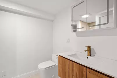 8 Everett St, Wakefield, MA 01880 - Photo 8