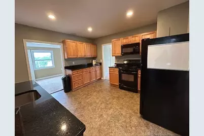 5 Anna St, Worcester, MA 01606 - Photo 2
