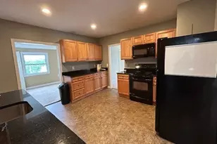 5 Anna St, Worcester, MA 01606 - Photo 2