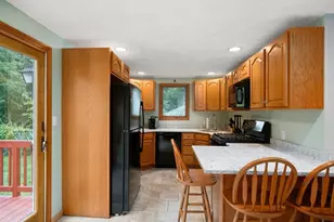 102 Orange St, Reading, MA 01867 - Photo 8