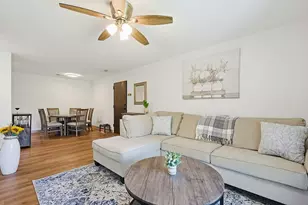 1811 Franklin Crossing Rd, Franklin, MA 02038 - Photo 6