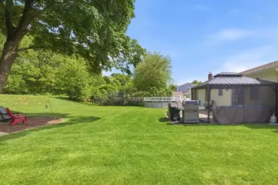 127 Sun Valley Dr, Cumberland, RI 02864 - Photo 30