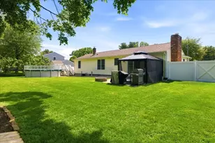 127 Sun Valley Dr, Cumberland, RI 02864 - Photo 32