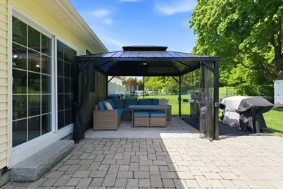 127 Sun Valley Dr, Cumberland, RI 02864 - Photo 36