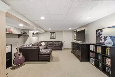 127 Sun Valley Dr, Cumberland, RI 02864 - Photo 20