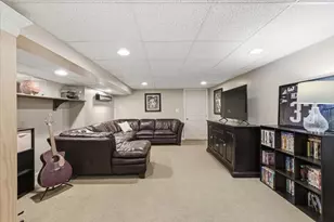 127 Sun Valley Dr, Cumberland, RI 02864 - Photo 20