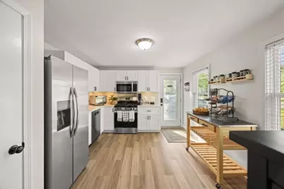 359 Plain St, Brockton, MA 02302 - Photo 6