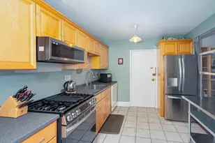 1064 Beacon St, Brookline, MA 02446 - Photo 10