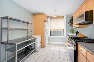 1064 Beacon St, Brookline, MA 02446 - Photo 12
