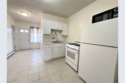 3 Cedar Sq #3, Cambridge, MA 02140 - Photo 2