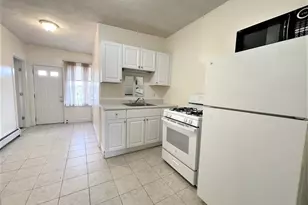 3 Cedar Square, Cambridge, MA 02140 - Photo 2