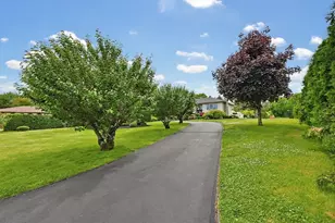 7 Diane Way, Westport, MA 02790 - Photo 4
