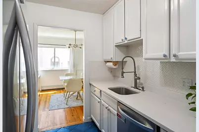 1 Charles St #V, Reading, MA 01867 - Photo 8