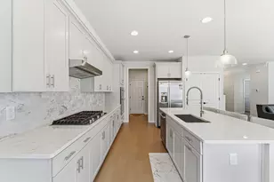 6 Cooley Dr, Woburn, MA 01801 - Photo 6