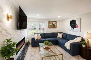 17 Hammond Pond Pkwy, Newton, MA 02467 - Photo 6