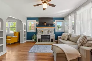 195 Leamy St, Gardner, MA 01440 - Photo 1