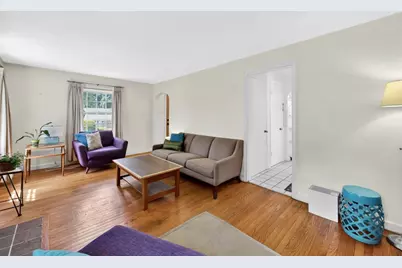 121 Benz St, Springfield, MA 01118 - Photo 8
