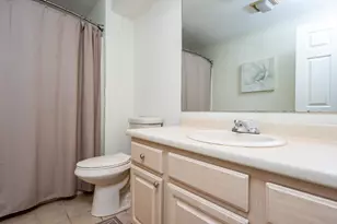 21 Rolling Green Ln, Mashpee, MA 02649 - Photo 16
