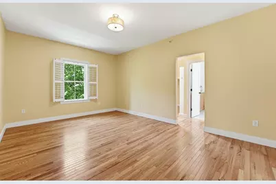 32 N Prospect St #4, Amherst, MA 01002 - Photo 12