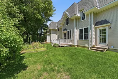 32 N Prospect St #4, Amherst, MA 01002 - Photo 28