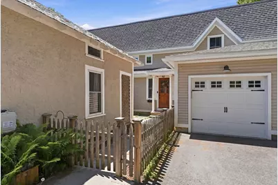32 N Prospect St #4, Amherst, MA 01002 - Photo 2